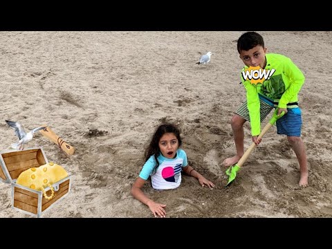 Heidi dan Zidane Bermain Pasir! Serunya Bermain di Pantai 🏖️👧👦