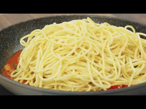 Spaghetti in Ajvar-Sosse