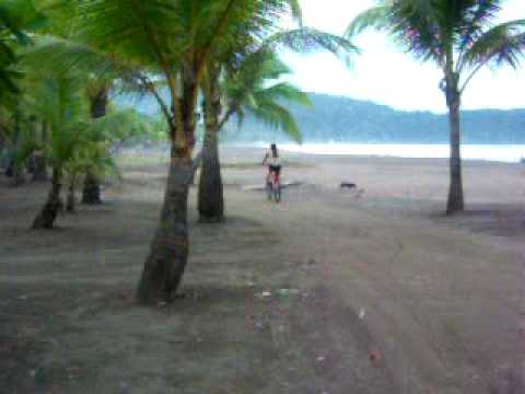 valeska y talianna en la playa