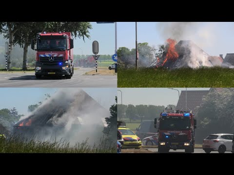 Zeer Grote Brand in Dirkshorn verschillende brandweerwagens met spoed onderweg Beelden Brand