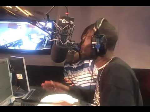 Wretch 32 goes Bonkers  with Ace and Vis (Freestyle)