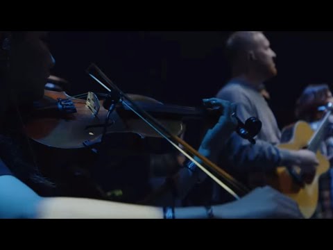 Spontaneous instrumental worship moment