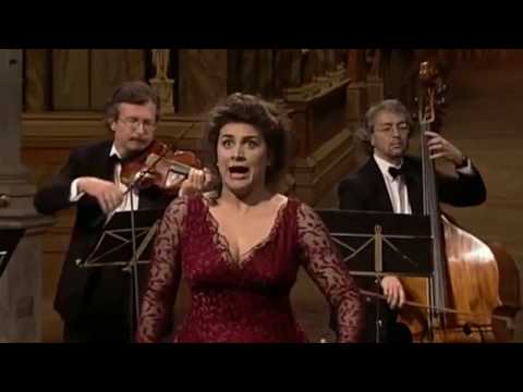 Vivaldi: Agitata da due venti - Cecilia Bartoli [BEST QUALITY]