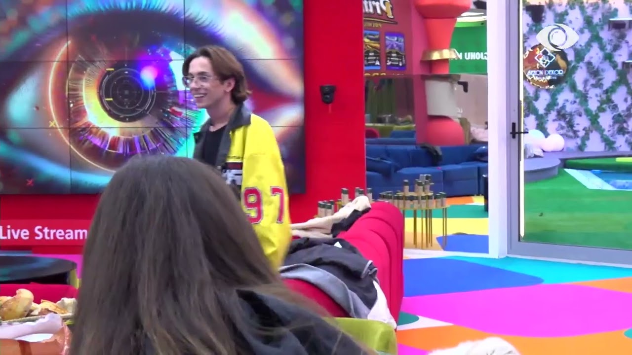 “Kur të t’i prek unë rrobat…”/ Vijon debati mes Vserlos dhe Gjestit