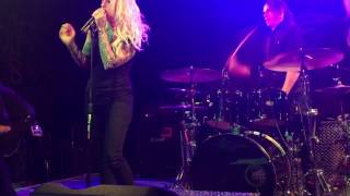 Stitched Up Heart - Catch Me When I Fall live 05/15/16