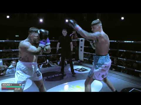 Jordan Burnett V Mikey Rizzo - UCC2