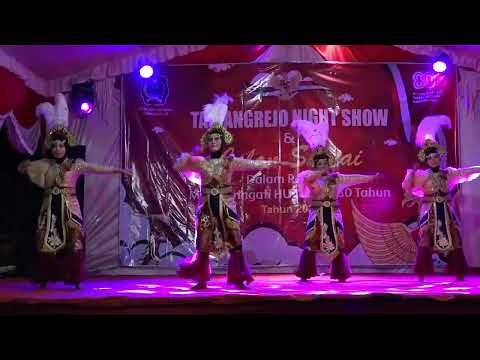 Tari Gugur Gunung oleh guru SDN Tawangrejo