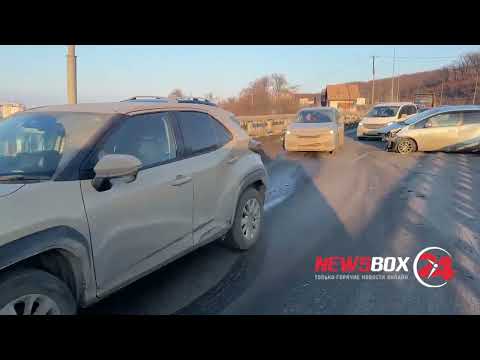 Утренняя авария на Катерной привела к жесткой пробке по объездной трассе