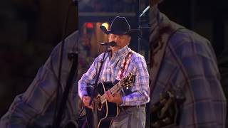 This performance at AT&amp;T Stadium has us feeling #Unwound! #CountryMusic #GeorgeStrait #LiveMusic