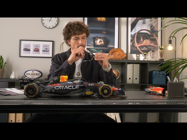 Vídeo relacionado con Oracle Red Bull Racing - Manta de Forro Polar con Licencia Oficial, diseño de Fórmula Uno, súper Suave y cálida, dormitorios de Adolescentes, campamentos y Fiestas de Pijamas, tamaño 100