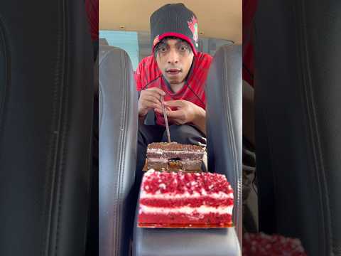 How did the cake stand in the car?! 😱🎂