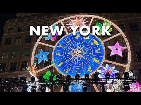 Saks Fifth Avenue Holiday Light Show 2023 (Christmas in New York City)