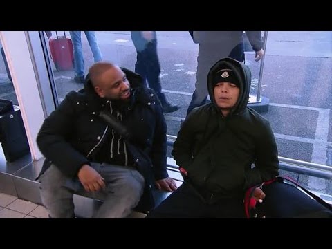 Ronnie Flex heeft het zwaar!  - RAPPERS ACHTER DE TRALIES