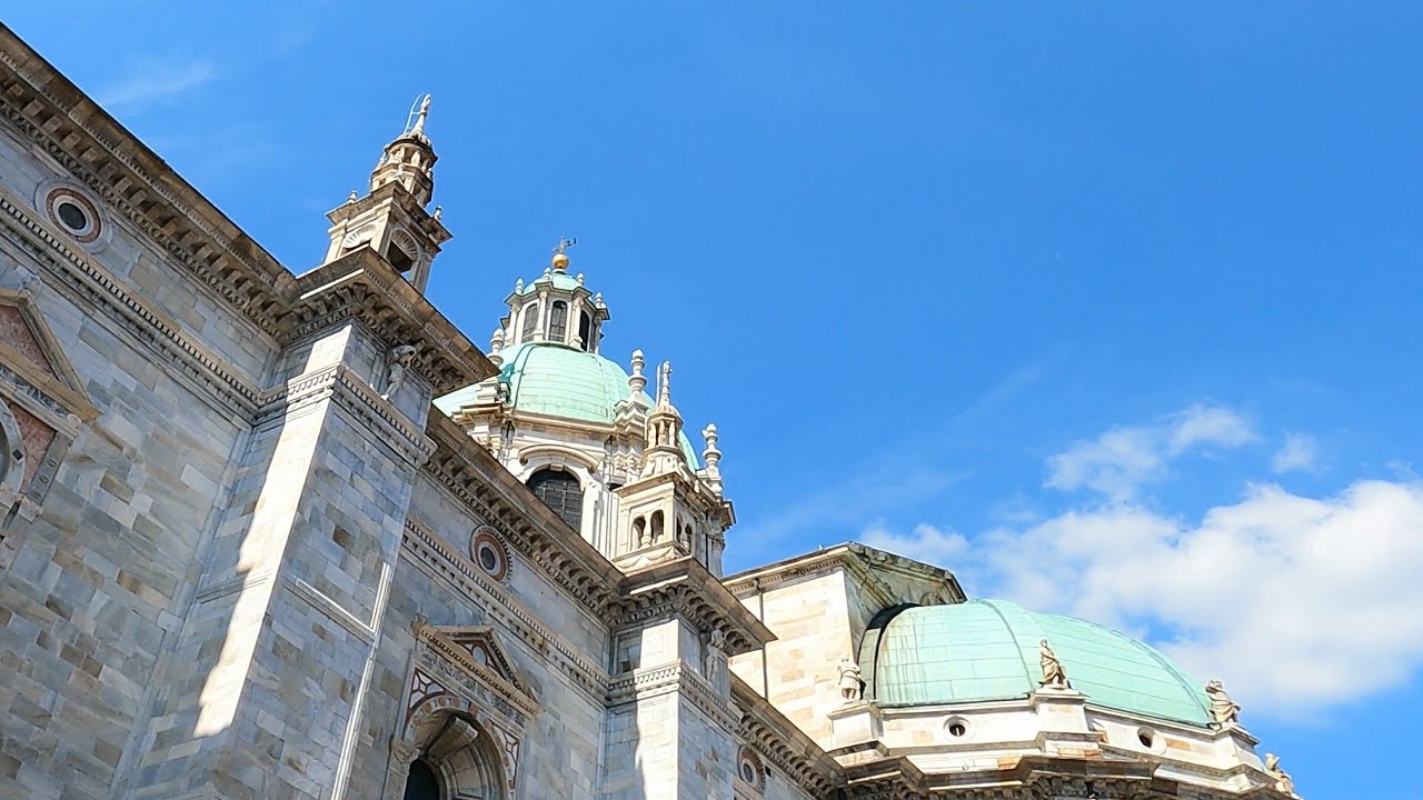 Catch a captivating glimpse of Como Cathedral.