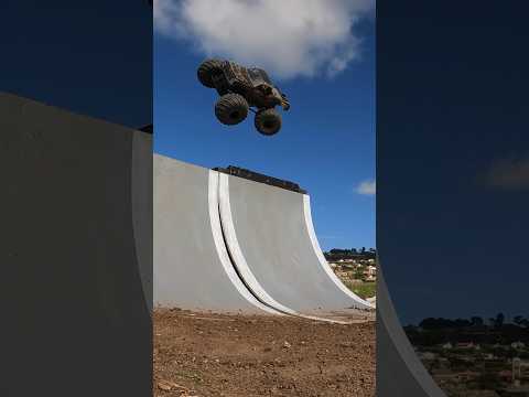 That tire stall #monstertruck #stunt #vert #gopro #chevy #4x4 #sentit #losi #rc #shorts