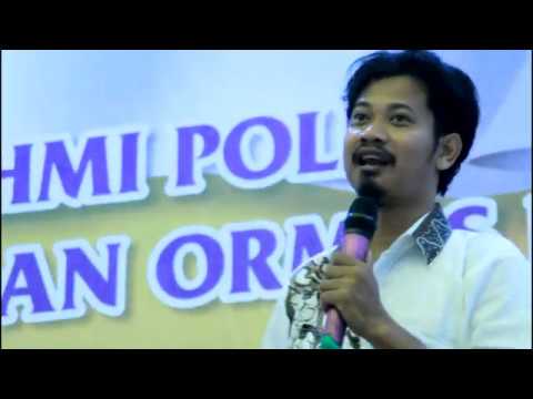 Dia mencoba untuk mendorong penis besar di pantat kecil Soda dan susu untuk potensi