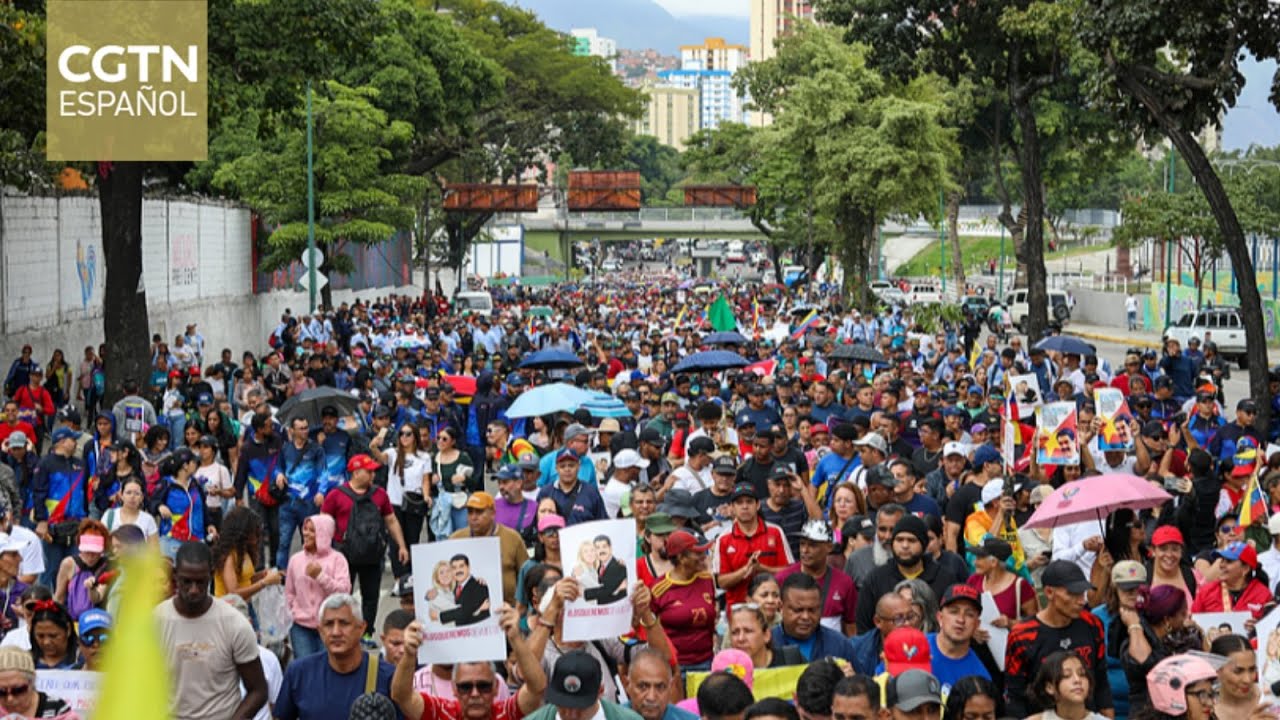 Pueblo venezolano marcha a una semana de los ataques de EE. UU. que provocaron más de 100 muertos