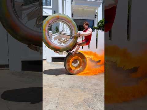 the most unique and large displacement motorbike😂 最もユニークで排気量の大きいバイク😂