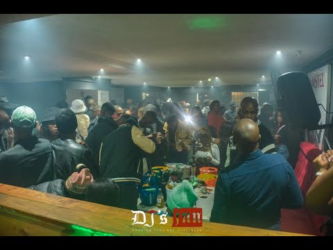 uBizza Wethu - Siya DefenderMIXTAPE