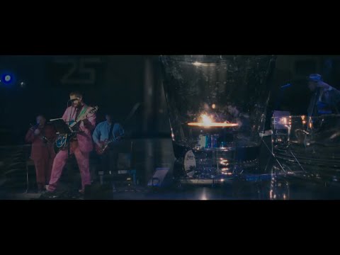 Tomy Suil & Die zweite Sprache - "Recuerdos en la Lluvia" (The Ramblers) im WUK Theater Quartier