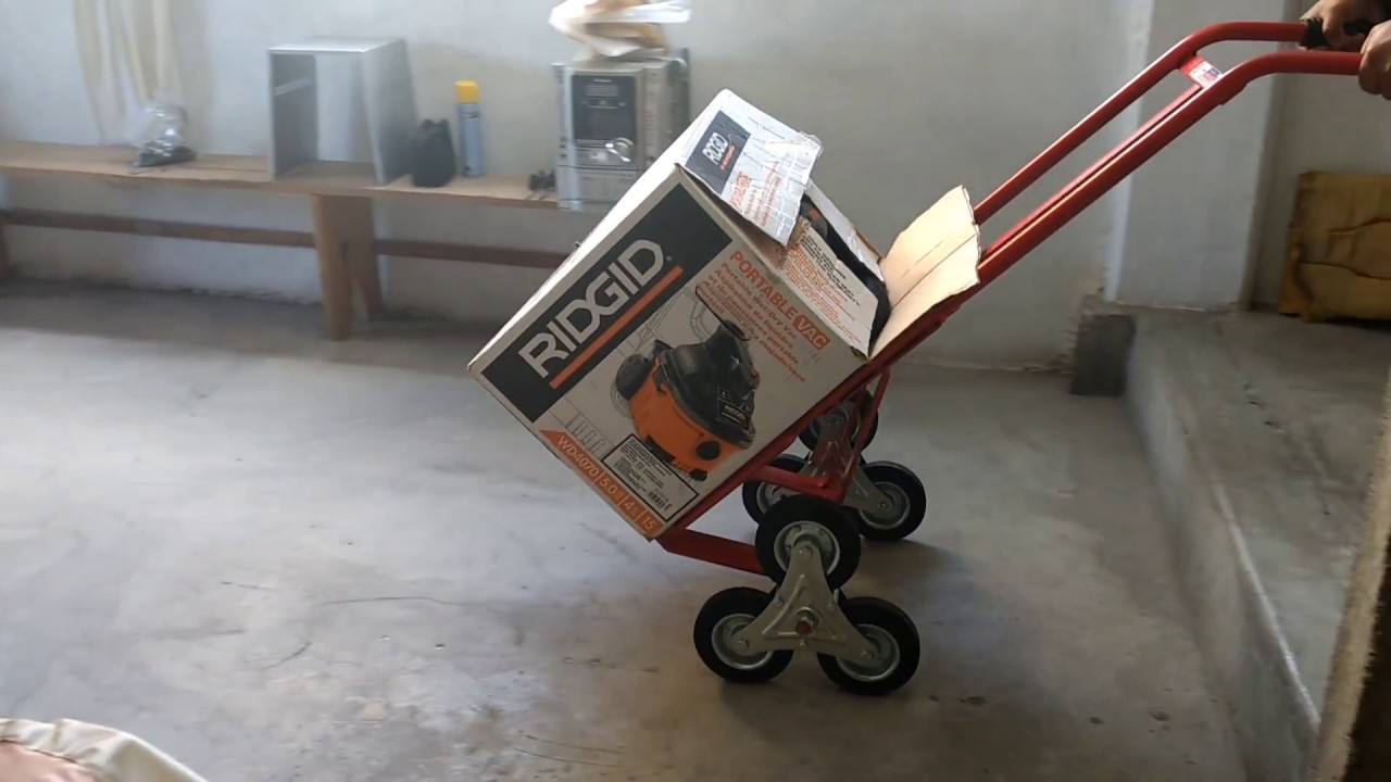 Diablito sube escalones escaleras