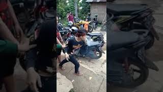 Download lagu Epek dari lagu bangbung hideung part 2 mp3 Download lagu Epek dari lagu bangbung hideung part 2 mp3