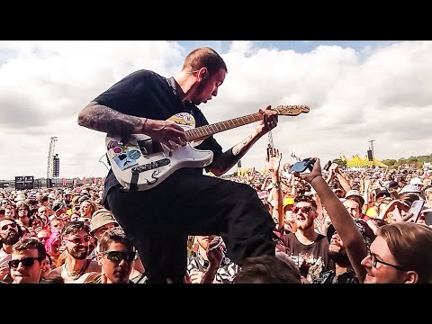 Frank Carter & The Rattlesnakes - "Devil Inside Me" LIVE at Reading Festival 2022