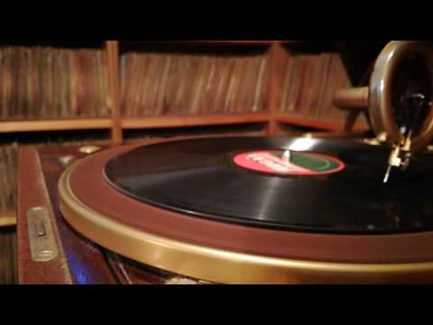 What A Little Moonlight Can Do - Betty Balfour (w. The Three Ginx)