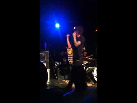 The Differentce Between Us by Avion Roe live