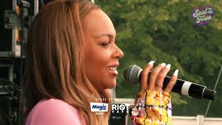 Shola Ama perfoms You Might Need Somebody at the 2022 Soultown Festival