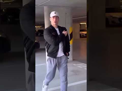 can you see it? #bulge #boylife #boys #boywithlove #boystory #bigdaddy