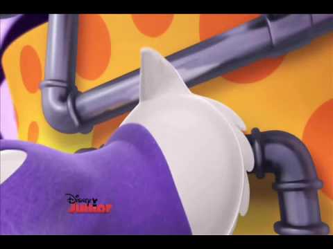 a minuette of daisy duck booty - YouTube