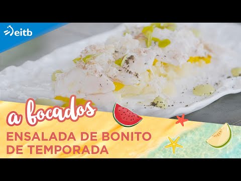 A BOCADOS VERANO: Ensalada de bonito de temporada con crema de escabeche de zanahoria