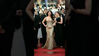 Aishwarya Rai Bachchan Look Savagely Beautiful