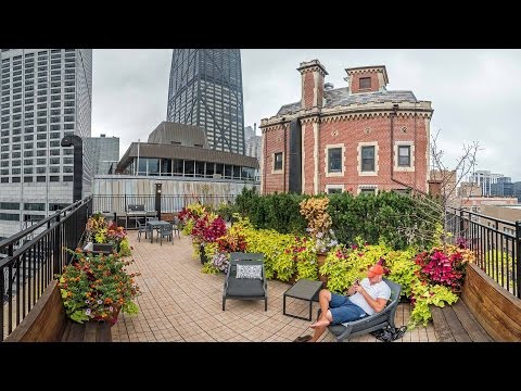 A vintage boutique apartment tower in Streeterville