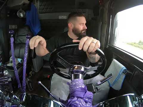 Twin stick 13 speed straight piped Detroit