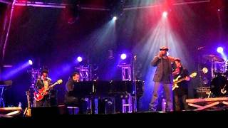The Roots &amp; John Legend - Doing It Again (Live @ Urban Music Festival )