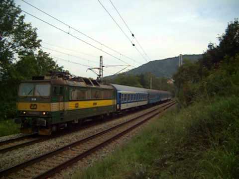 163.099 projíždí s Rychlíkem