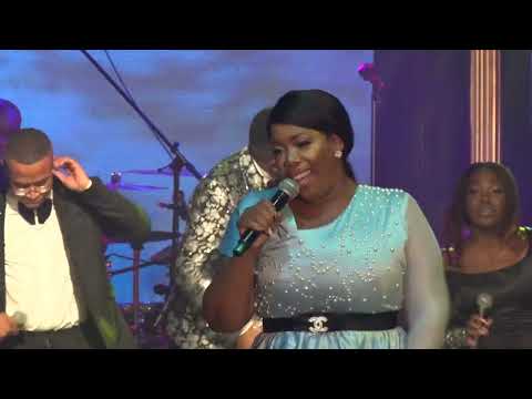 Nomthie Sibisi - Ngizombonga ngani (Live)