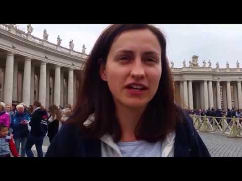 Charbel Tv-Młodzież ewangelizuje na placu św. Piotra w Rzymie-28.04.2017