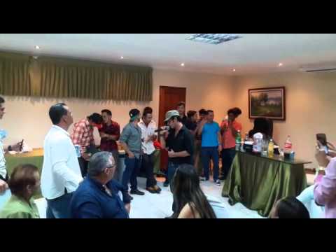 disparo al corazon ricky martin por max brandon