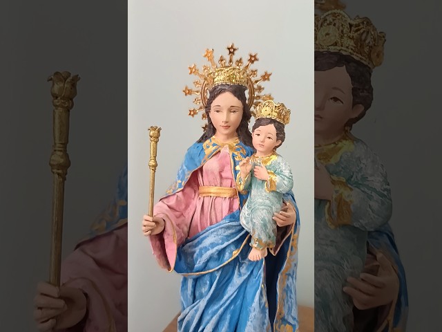 Vídeo relacionado con Inmaculada Romero IR Virgen María Auxiliadora Figura 30 cm. Escultura Protectora de Las dificultades