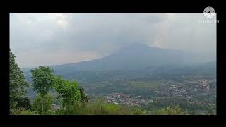 Download lagu Lokasi tarung SiRawing dengan Ki Buyut Ireng Puncak Pasir Palagan (Gunung Geulis) mp3