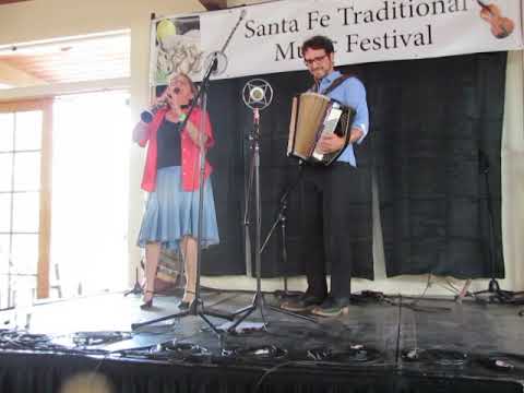 2018 - Margot Leverett and Jordan Wax Play Amazing Klezmer Music