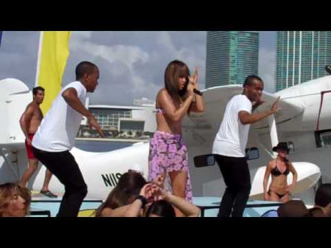 Kat de Luna Push Push