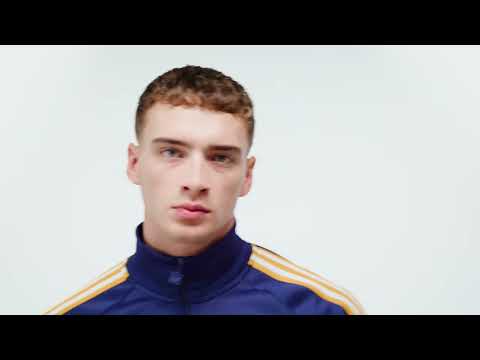 Urmăriți videoclipul