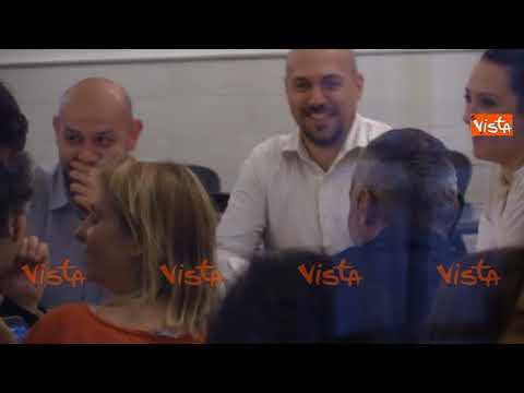 Conte a cena in pizzeria con lo staff di Di Maio