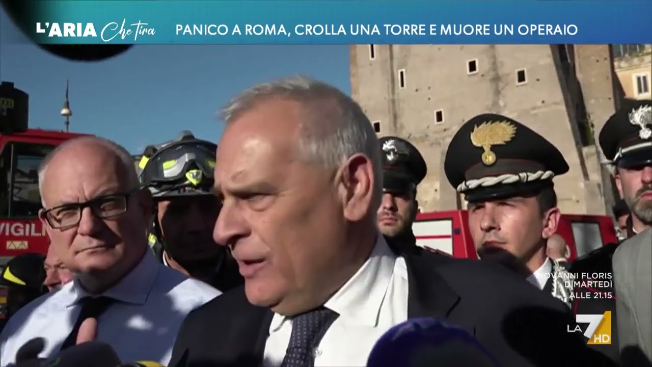 Panico a Roma, crolla parte di una torre e muore un operaio