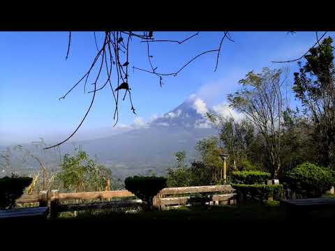 191207 time-lapse Mayon Volcano View at Lignon Hill - - Orographic effect