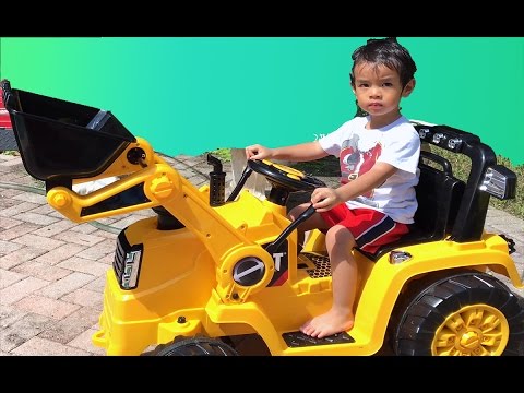 Plippi Toys Kidtrax Bulldozer Ride On Tractor